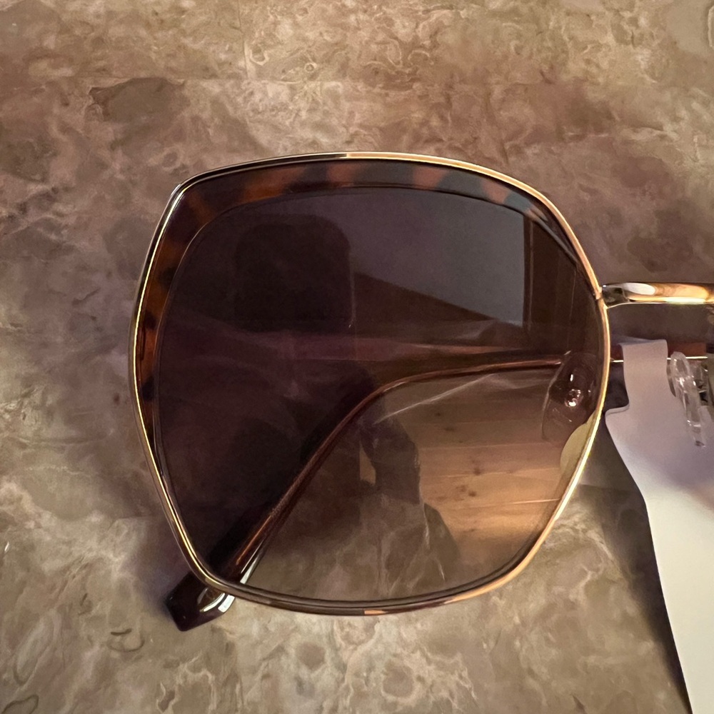 Women’s Oversized Square Sunglasses - Brown Gradient Lenses - Picture 3 of 5